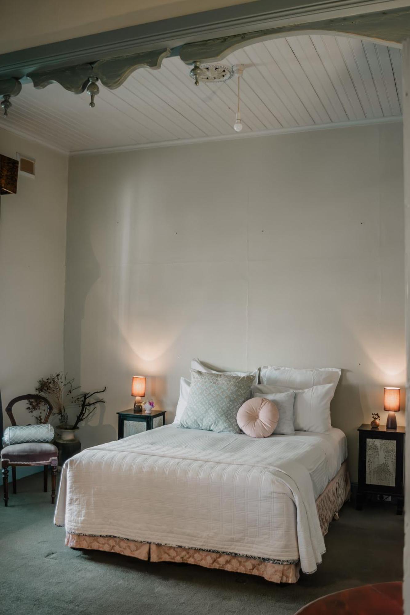 La Cochon Rose Motel Saint Arnaud エクステリア 写真