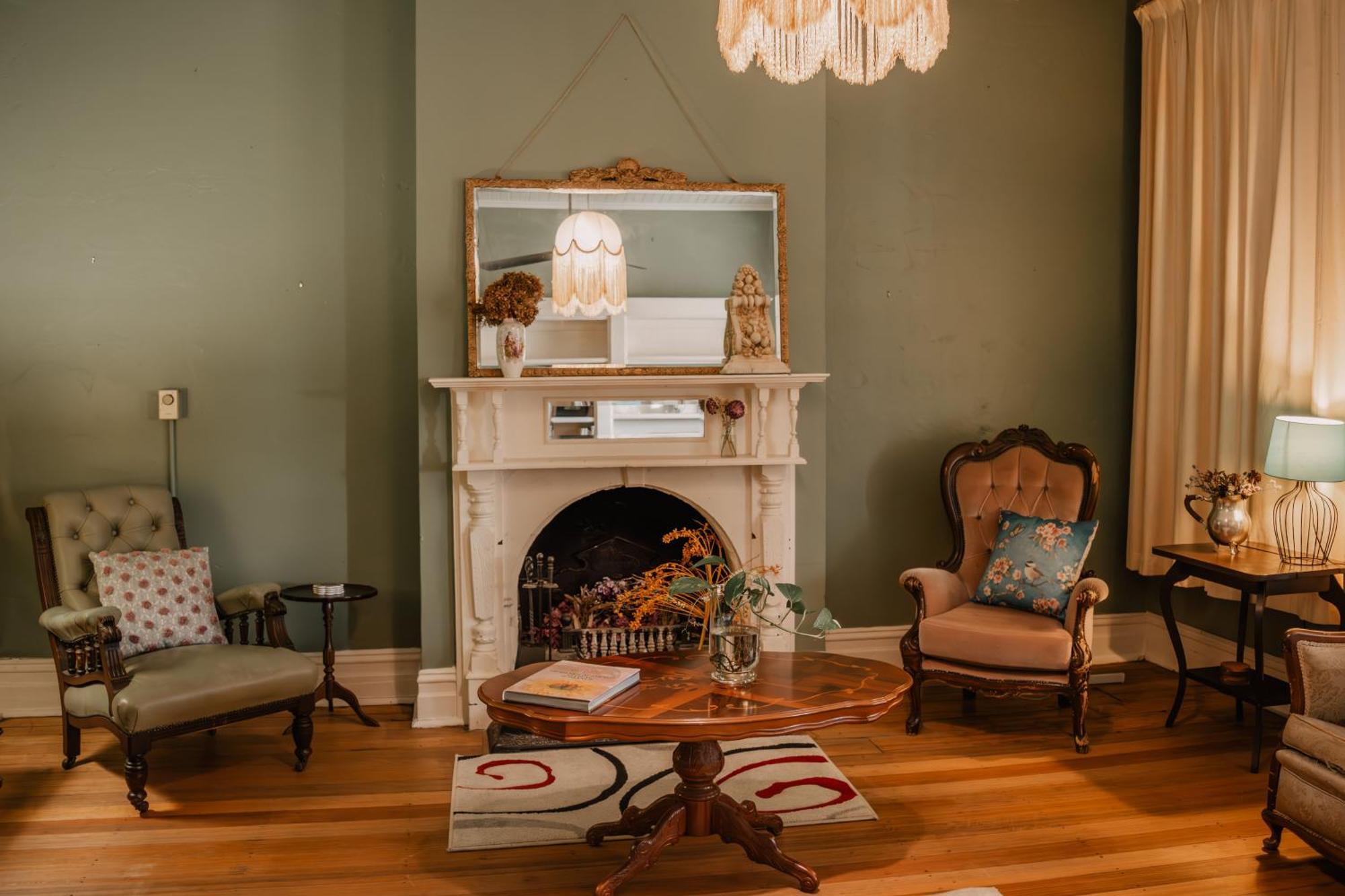 La Cochon Rose Motel Saint Arnaud エクステリア 写真
